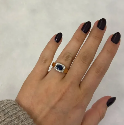 Carmoséring Kantig Guld Safir