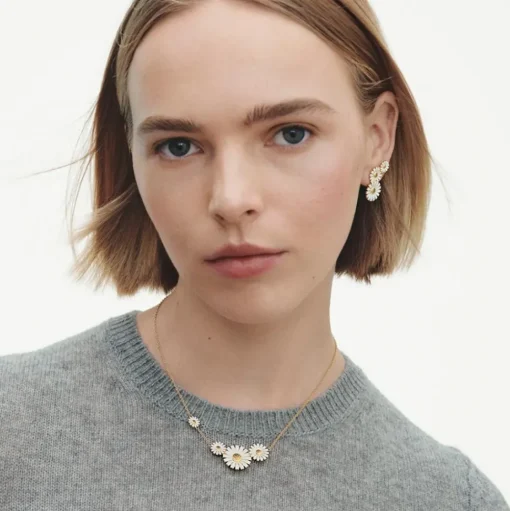 Daisy halsband i förgyllt silver med vit emalj – Georg Jensen