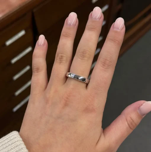Logo Noneau Slät Ring Vitguld 4mm