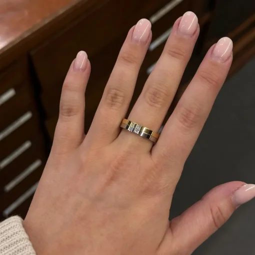 Tvåfärgad Diamantring 2 Prinsesser 0,14ct Engelbert